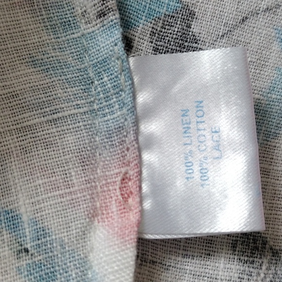 A Mere Co Resort Linen/Cotton Coverup. M/L - Picture 9 of 9